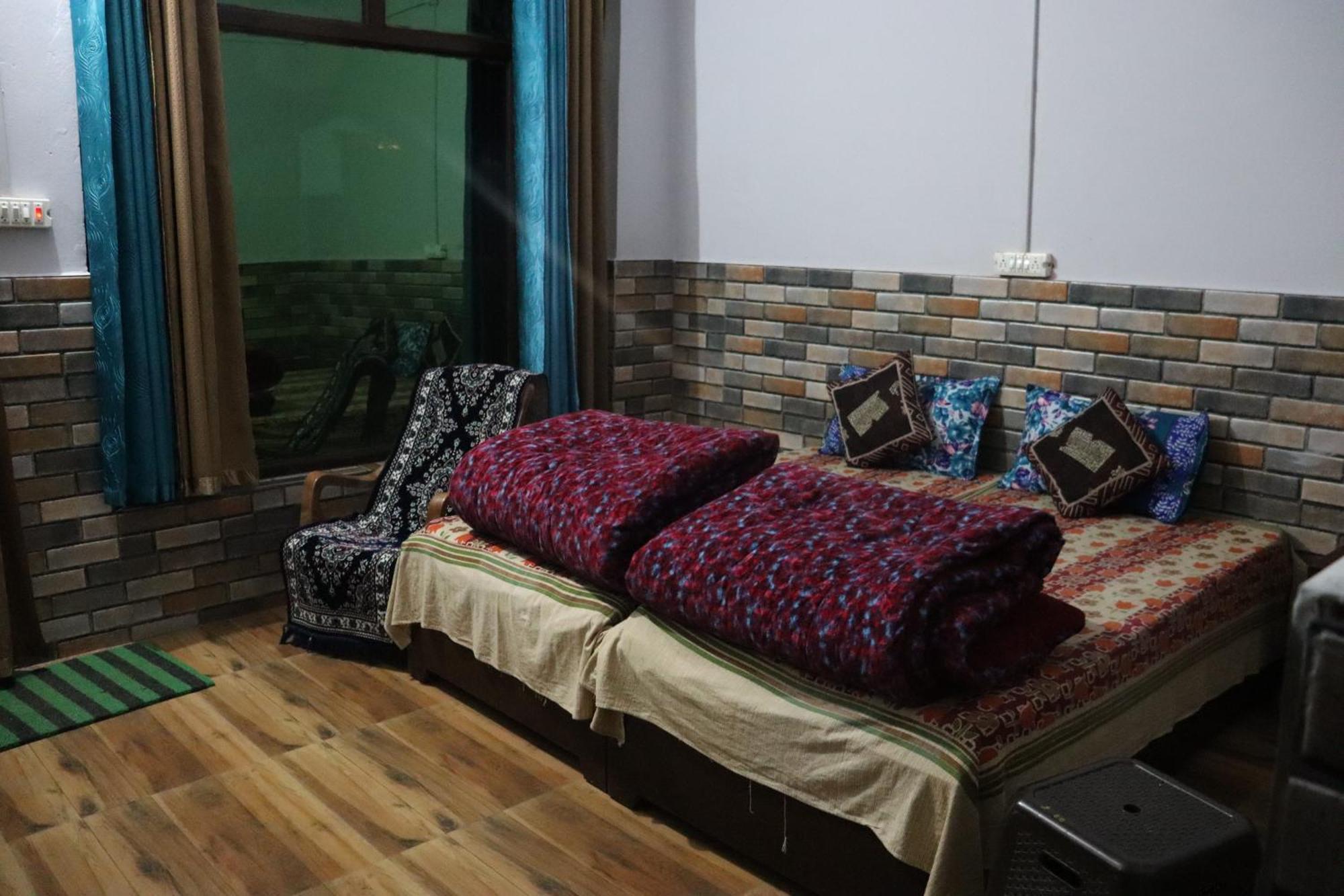 Shanti Home Stay Chaukori Екстер'єр фото